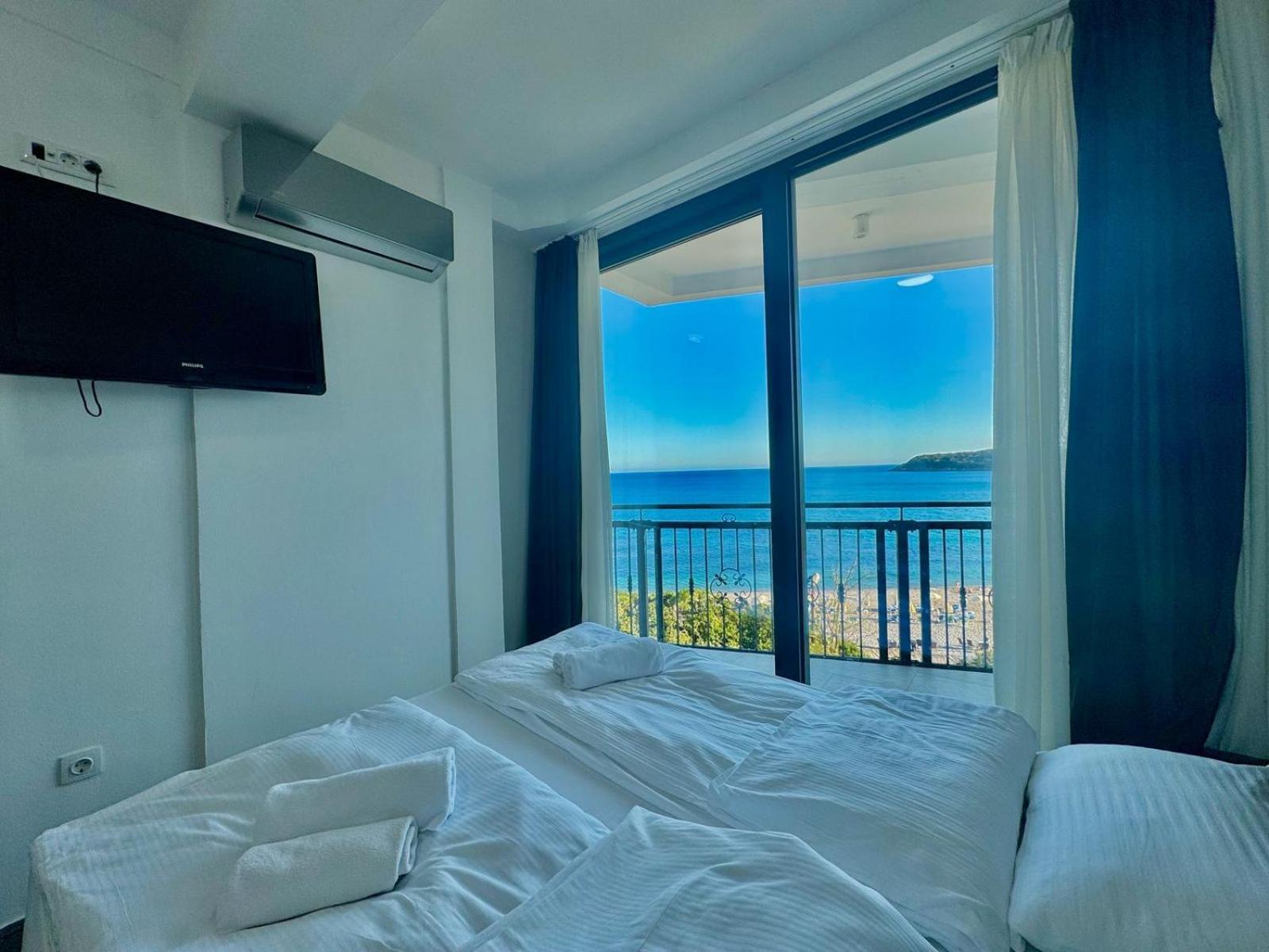 Beachfront Hotel Palma - Jaz Budva Buitenkant foto