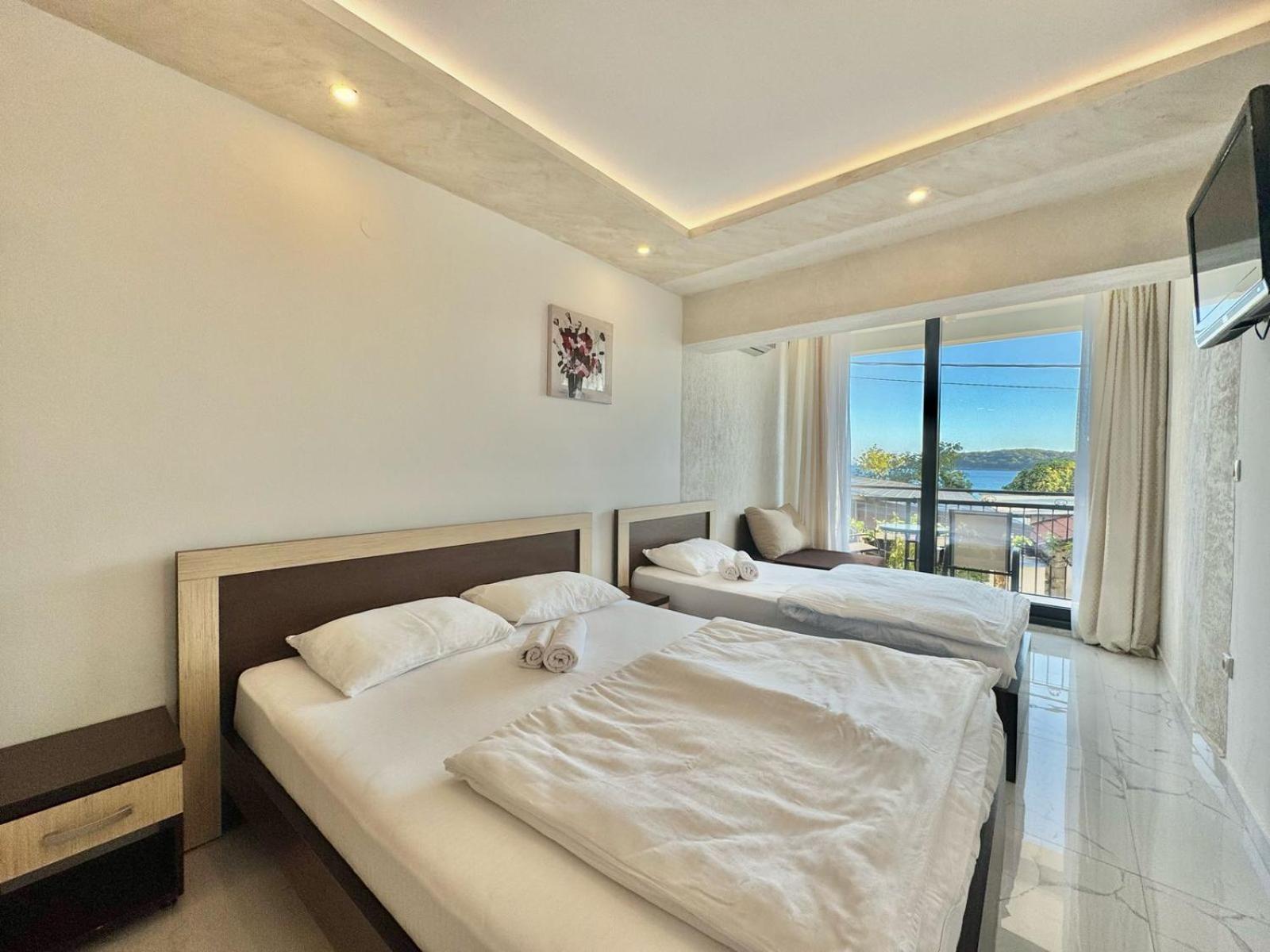 Beachfront Hotel Palma - Jaz Budva Buitenkant foto