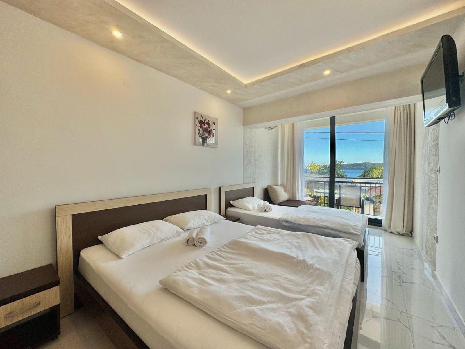 Beachfront Hotel Palma - Jaz Budva Buitenkant foto