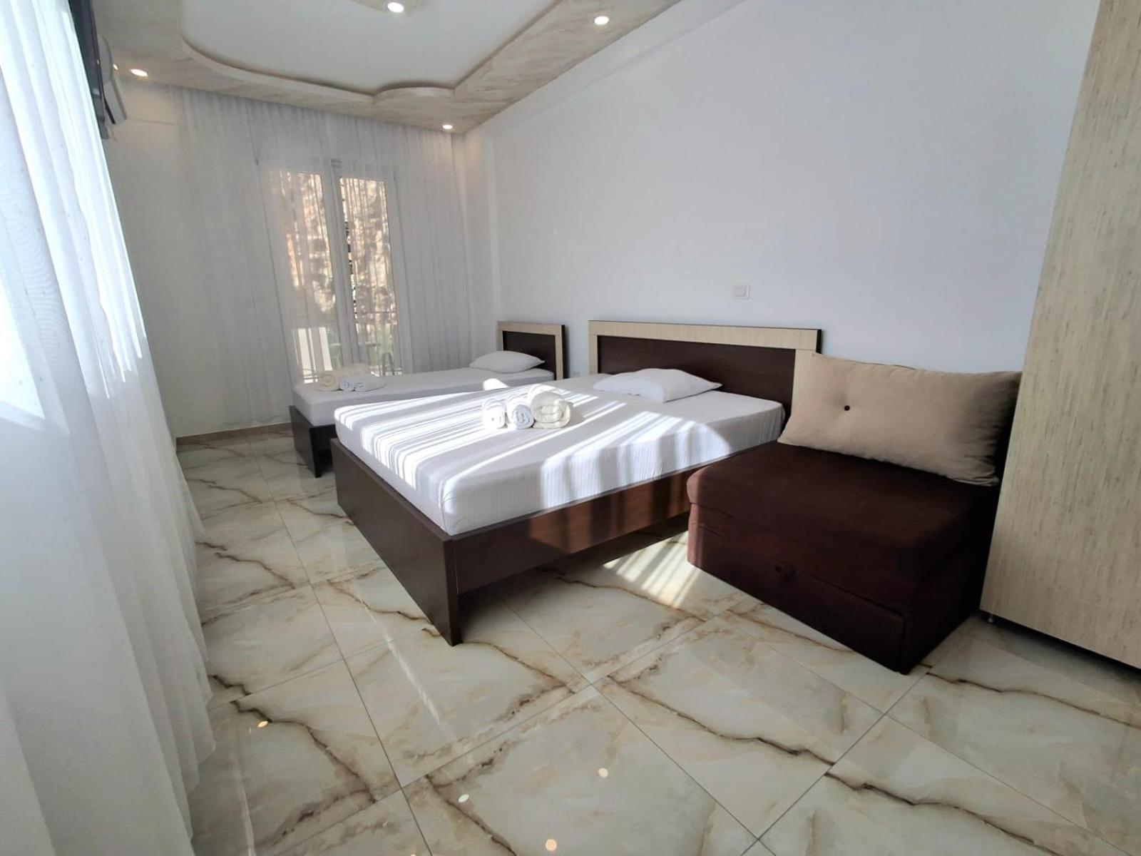 Beachfront Hotel Palma - Jaz Budva Buitenkant foto