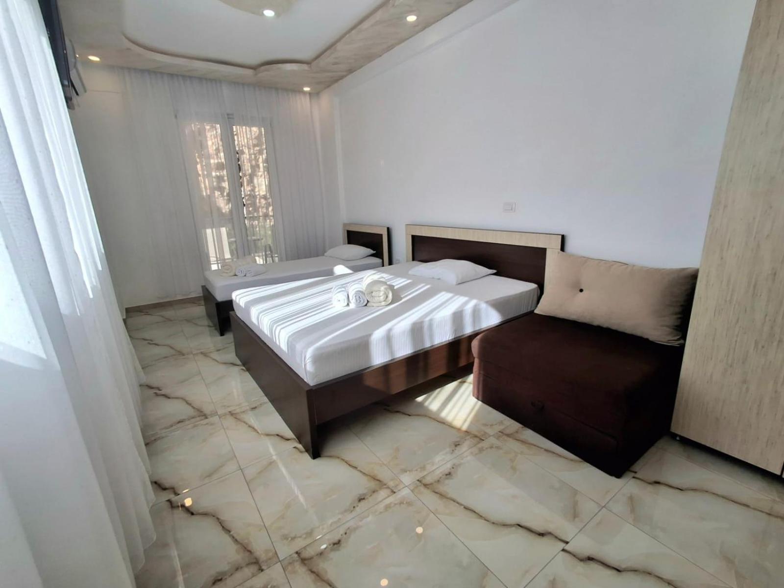 Beachfront Hotel Palma - Jaz Budva Buitenkant foto
