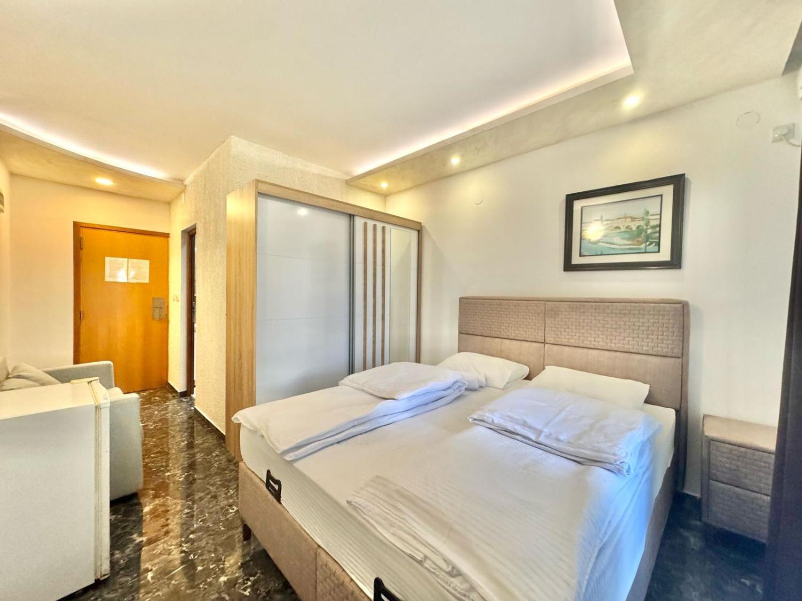 Beachfront Hotel Palma - Jaz Budva Buitenkant foto