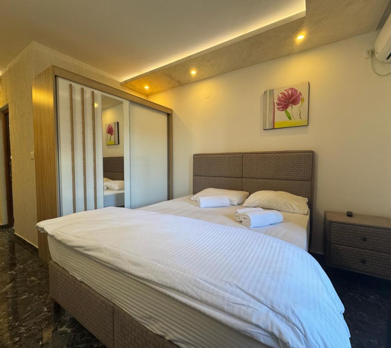 Beachfront Hotel Palma - Jaz Budva Buitenkant foto